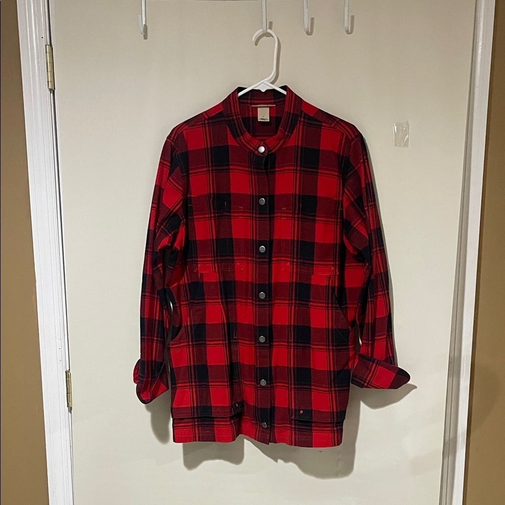 NWOT Duluth Trading Co Red and Black Plaid Button Down Flannel Shirt SZ Medium